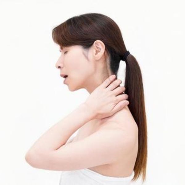 首でお悩みの方必見！ストレートネック・スマホ首を根本改善して「正しい姿勢」を手に入れる方法